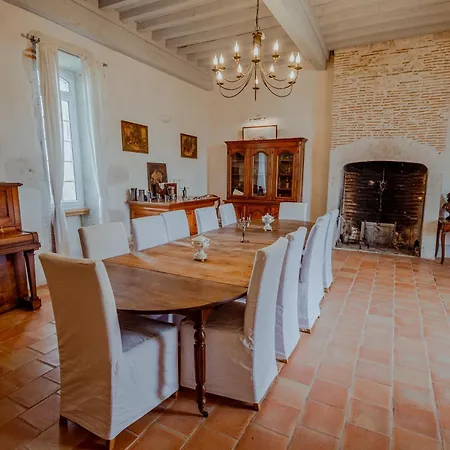 Holiday home Chez Dominique 450 M2 Manoir Piscine Billard